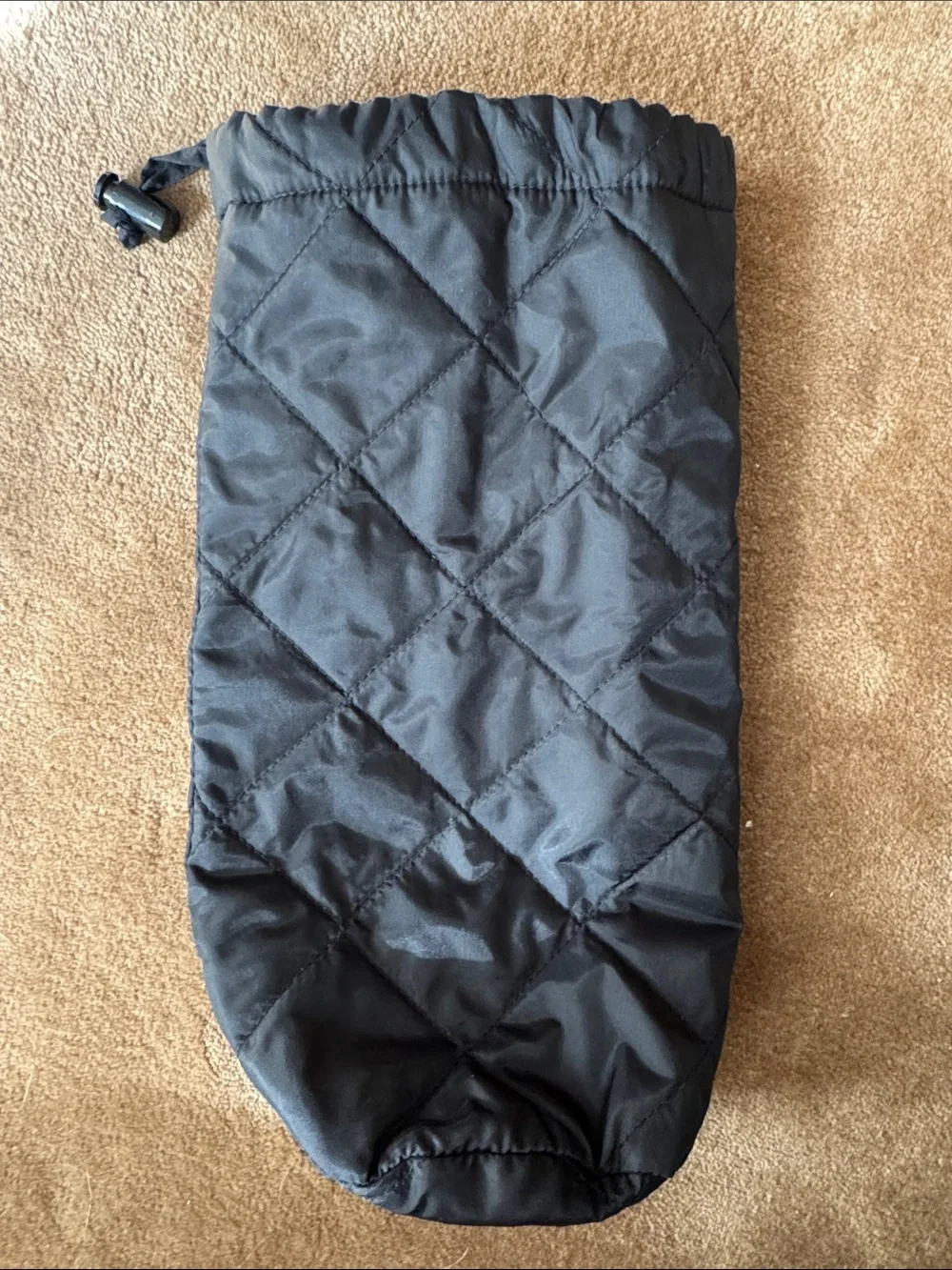 Travelsmith black insulated, quilted wine bag